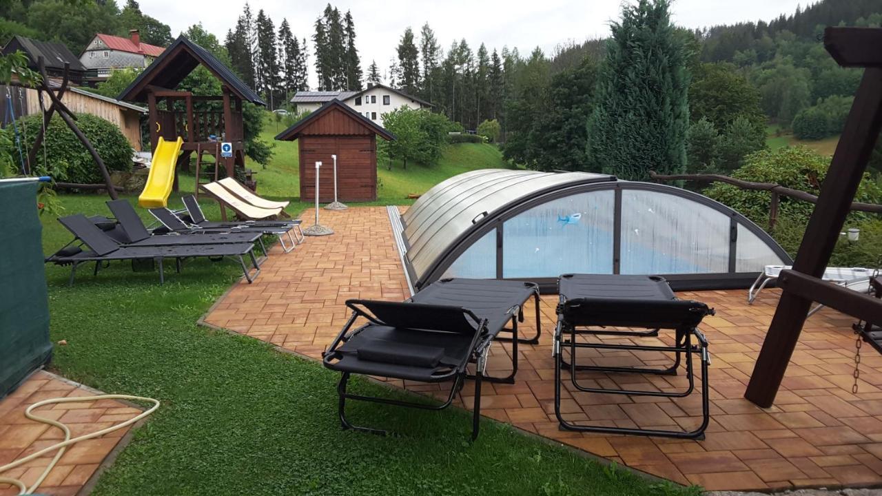 Apartmany - Privat Pacholik โรกีนีซ นัด ยีเซอโร ภายนอก รูปภาพ