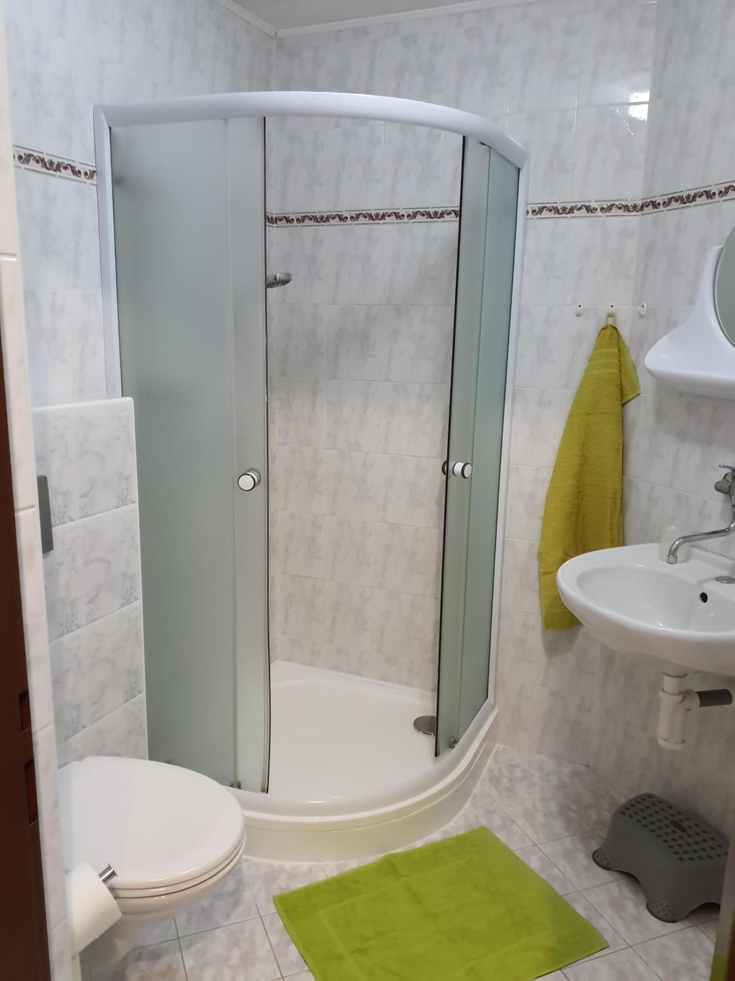Apartmany - Privat Pacholik โรกีนีซ นัด ยีเซอโร ภายนอก รูปภาพ