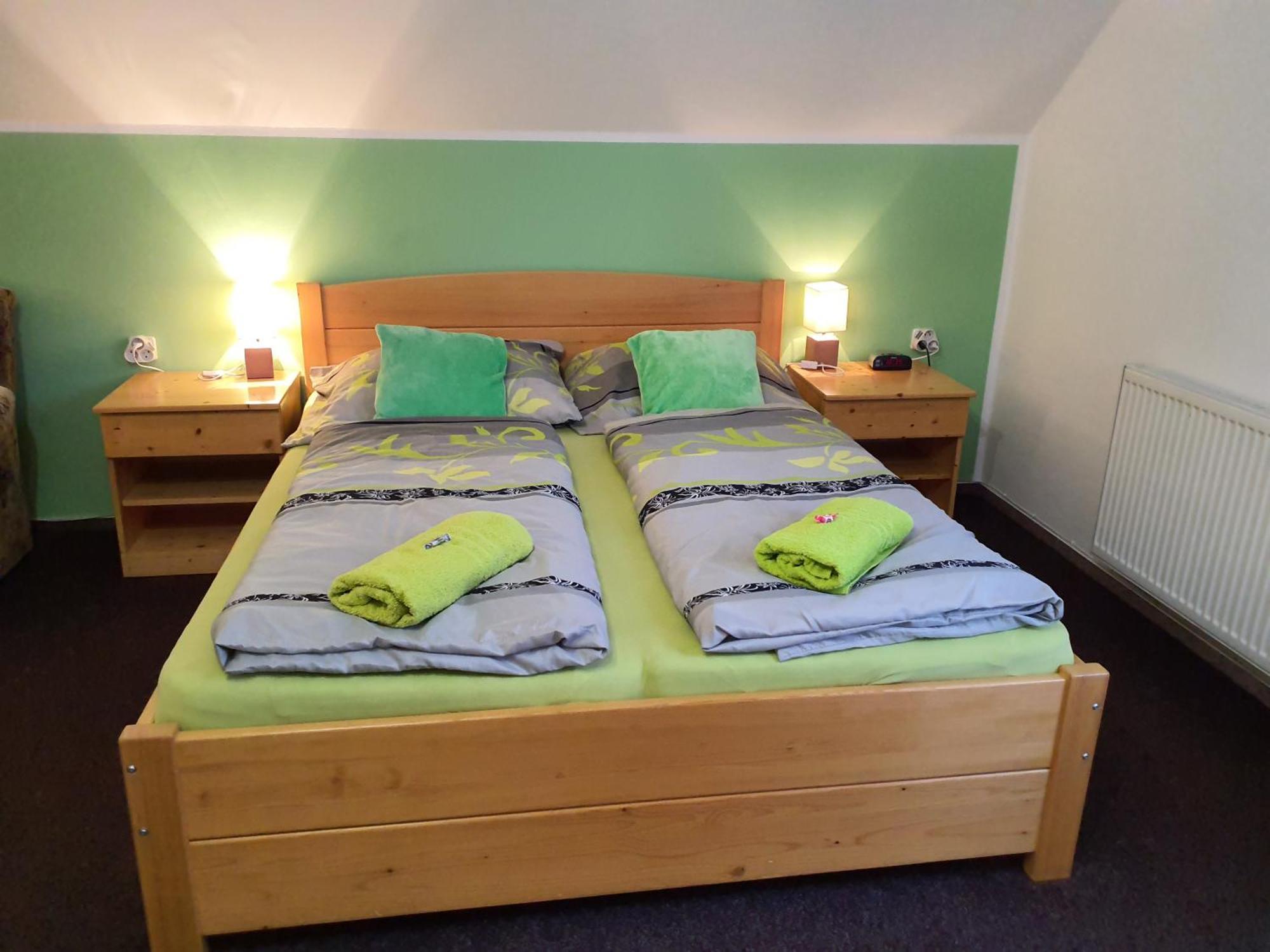 Apartmany - Privat Pacholik โรกีนีซ นัด ยีเซอโร ภายนอก รูปภาพ