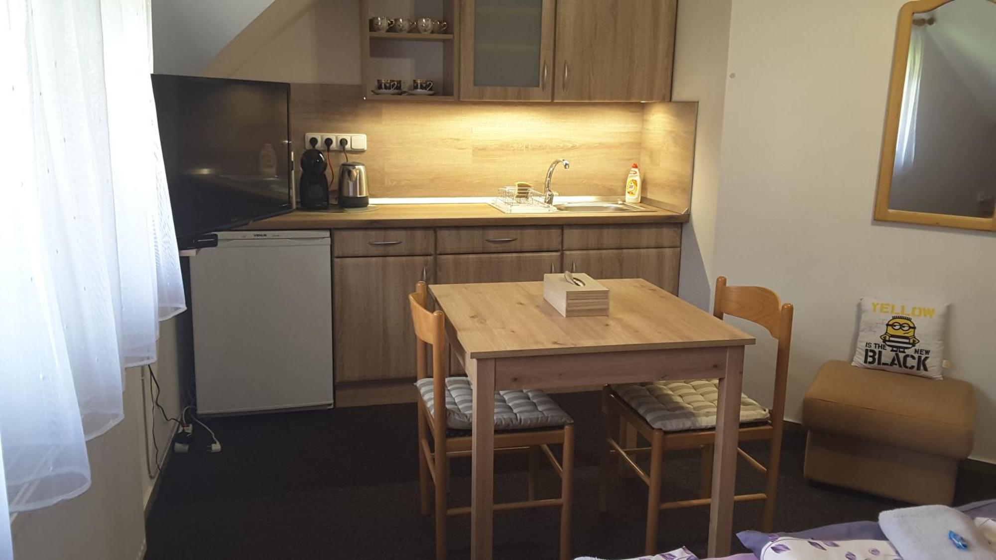 Apartmany - Privat Pacholik โรกีนีซ นัด ยีเซอโร ภายนอก รูปภาพ